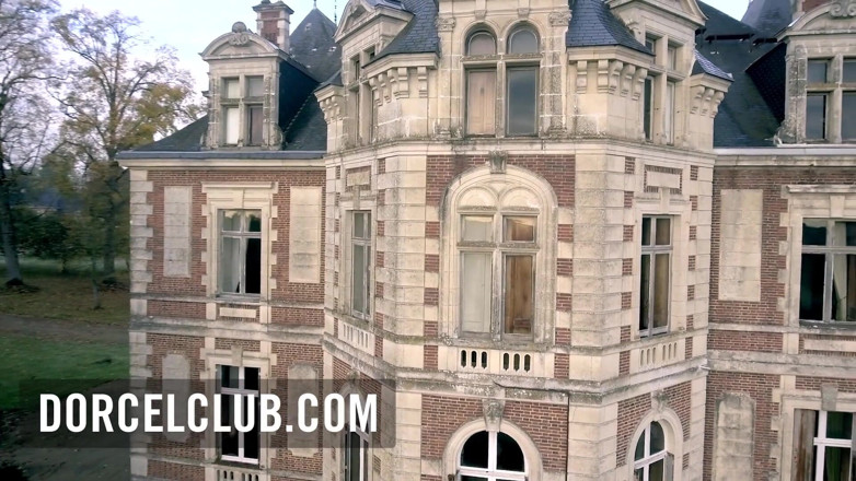 Dorcel Club: Sexy trojka se 2 nádhernými holkami