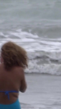 I Expose Myself on the Beach and Before Fucking a Stranger, I Urinate in Front of Him