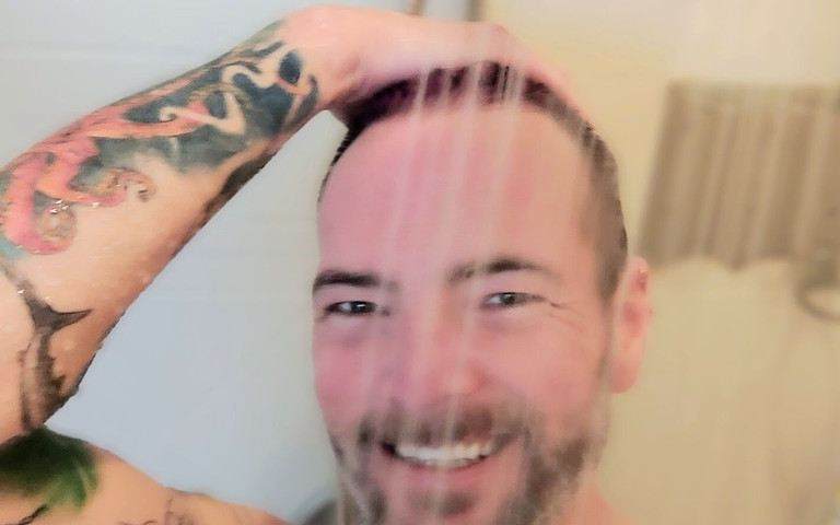 Shower Stroke & Cum Shot (Novel equator)