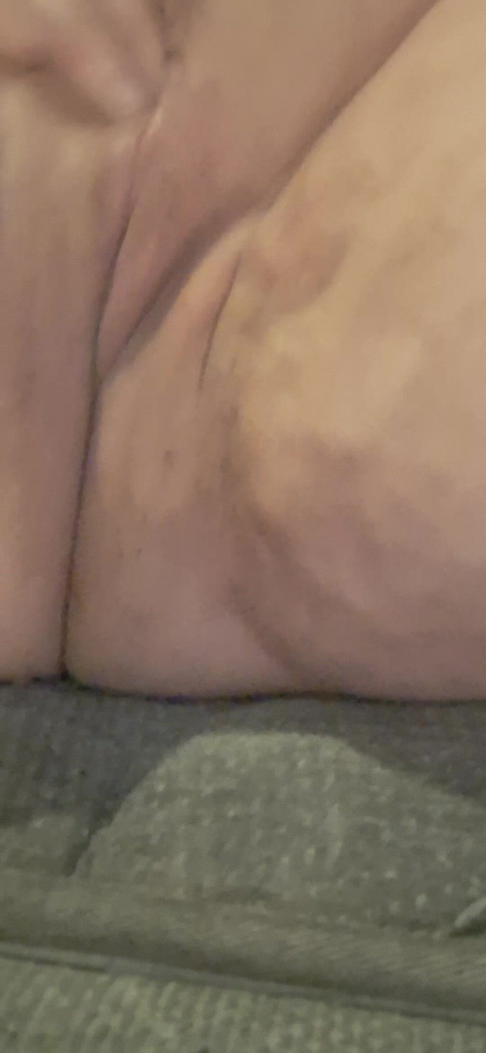 MAGLIGHTGIRL69: Ngusap itilnya sampai aku crot