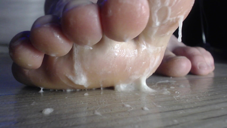 Hunky time: Гетеросексуальные спермы ступни со спермой на члене