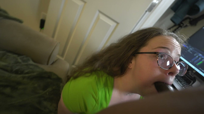 ItsMilaVoss: Bbc-drainerin mila ein kehlenfick nimmt jungen-kino tief in den hals,...