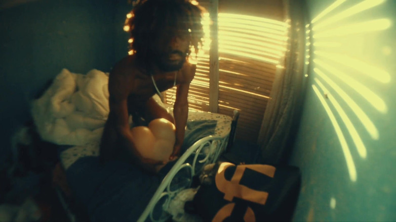 Dorian DomTop: Behind the Scene: Chilling with a White Ass Doll