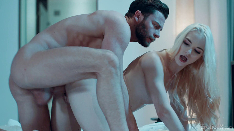 Erotica X: Seth verrast vrouw met een perfect cadeau voor Valentijnsdag - Eroticax