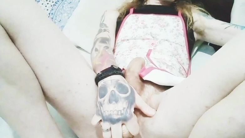 Sissy Aniya: シシー・アニヤ - ディルドで楽しいTgirl主婦