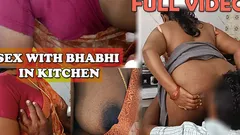 पूरा वीडियो - देवर रसोई में भाभी/एनी को चोदता है