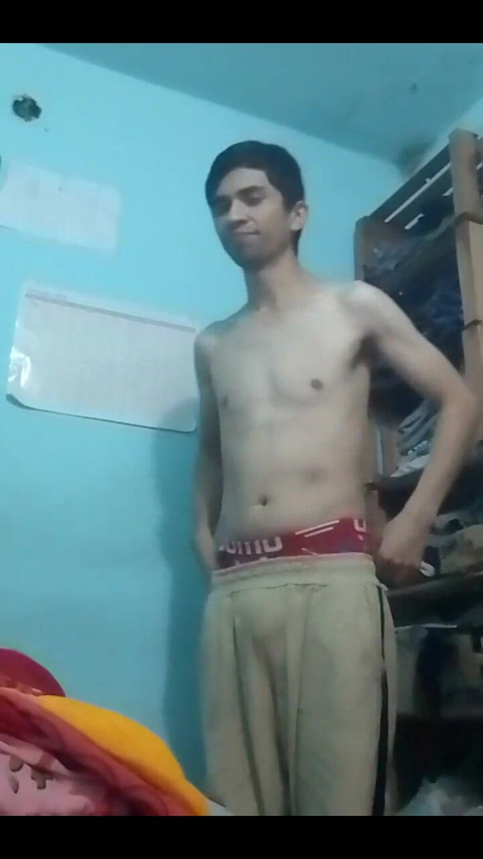 Fitcure1: Na webcam eu toco nos peitos dela e a coloco...