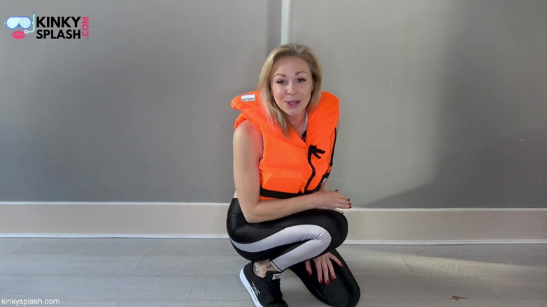 UKCuteGirl Lucy Lauren: Asmr Lifejacket Fetiș Mărturisire în jambiere lucioase