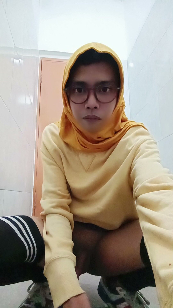 MaureenNadh: Hijab Asian Femboy Public Masturbate at Office Toilet