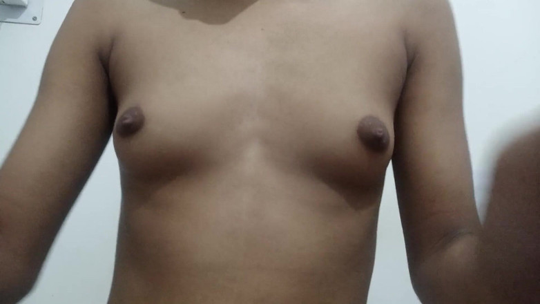 desigirl93: Líbí se ti moje prsa a můj roztomilý obličej?