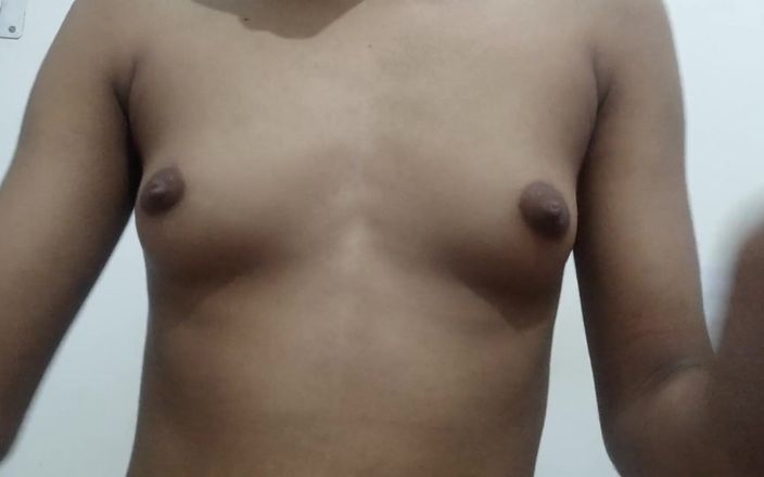 desigirl93: Tu aimes mes seins et mon joli visage ?