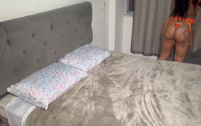 Slutty boys TS: Niegrzeczna Transvesti cieszy się ze mną w tym samym czasie