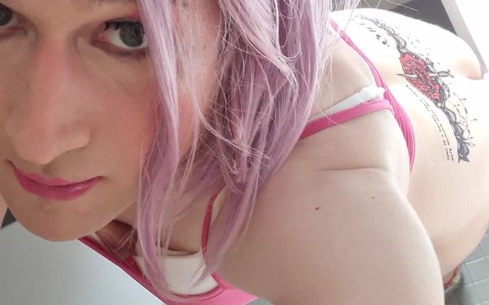 Pina Berger: Klip łazienkowy 1 Crossdresser Pina Sissy