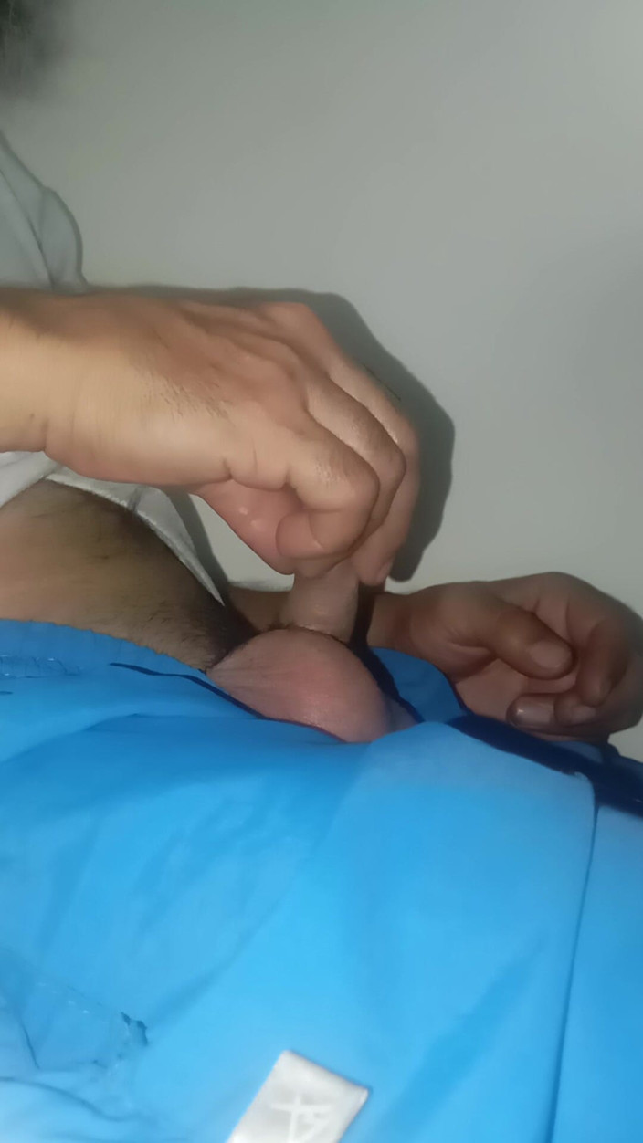Jhonbahh: Tentei me masturbar, mas meu pau não quis brincar hoje.