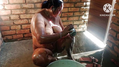 Husband wife: Můj švagr mě ošukal, přinutil mě sát jeho ptáka při koupání...