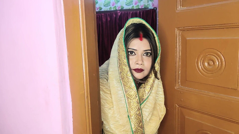 Horny Rose: मकान मालिक किराए के लिए नवविवाहित भाभी को चोदता है