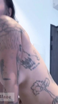 너의 여자를 봐