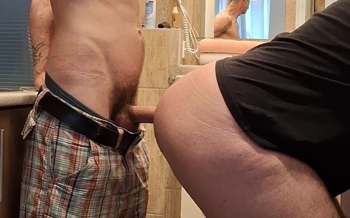 Dexterxxlfun: Sexy ragazzo magro cazzo culo paffuto. Papà si fa scopare...