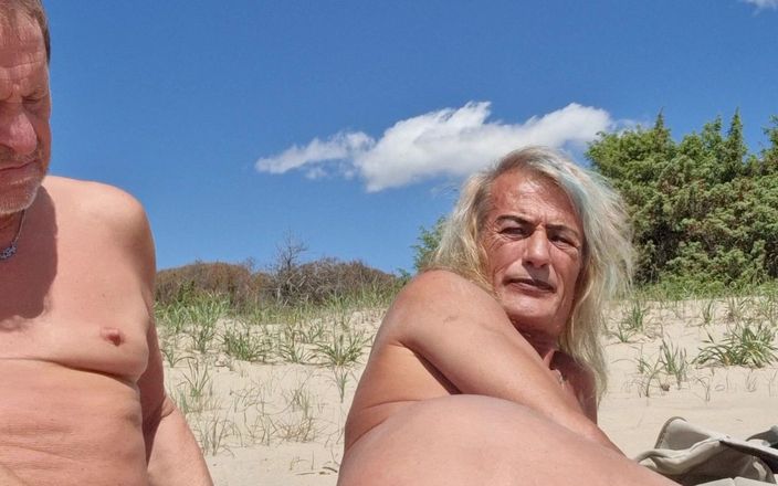 Gigi and David: Sex show stripchat, plage nudiste, trans et mec, Gigi et...