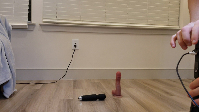 Straight ish Jake Grand: Memakai kesucian kemudian menunggang dildo