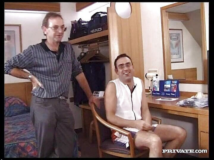 Private.com: SOUKROMÉ Sexy Angelina šuká chlapa na plavbě