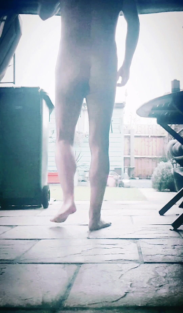 MaleModel: Kebogelan taman dan melancap dengan palam punggung dalam saya