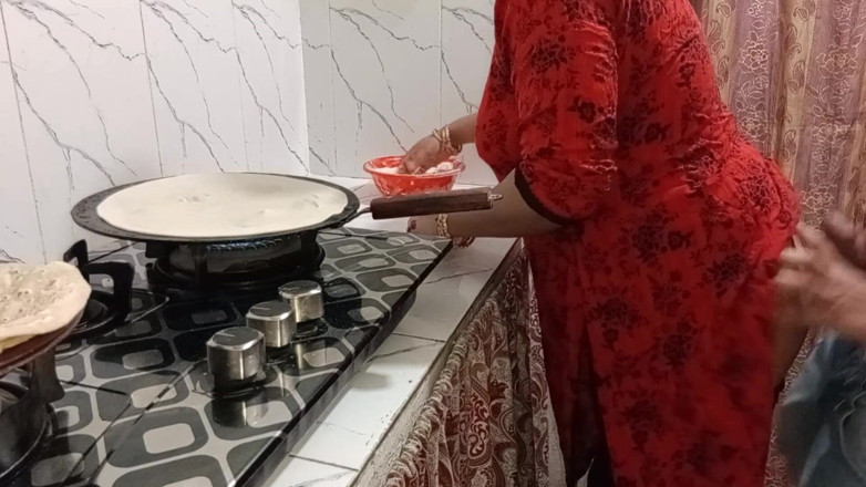 QueenbeautyQB: Indian Step Mom Sex Video in the Kitchen
