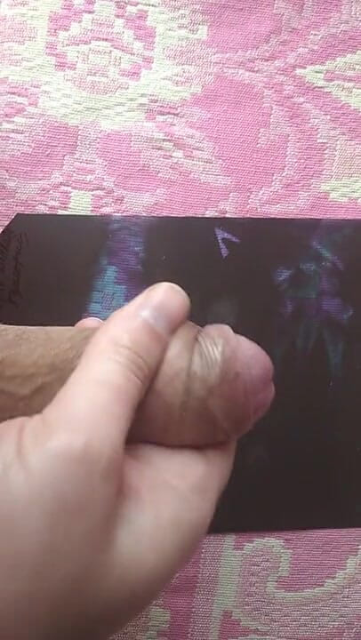 Hot guy solo: Une énorme bite blanche détruite et branlée