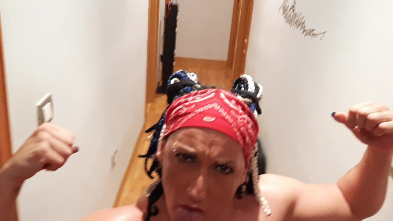 Danaxmuscles: Mâncând pulă și coaie