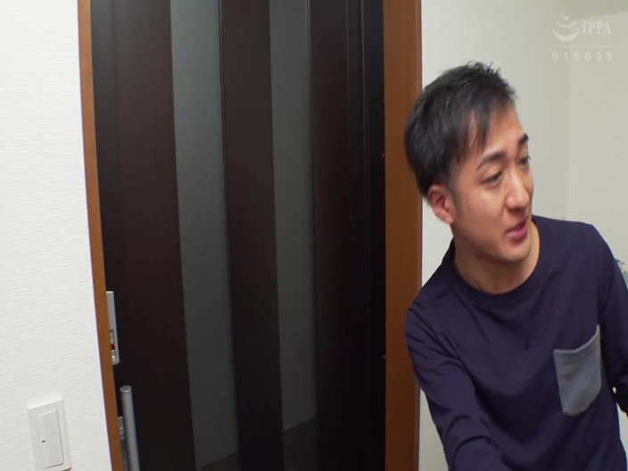 Vulture: Kurokawa Sumire - 잘못된 집에 밤을 보내는 아름다운 이웃...