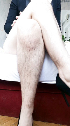 The Antichristrix: Lotioning my hairy legs