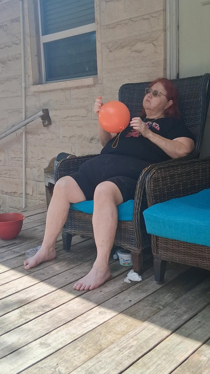 BBW nurse Vicki adventures with friends: Vicki, Infirmière Beauté, a Une Demande Pour Faire Sauter Un Énorme...