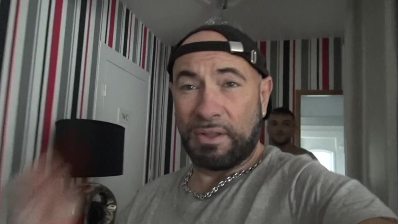 Gaybareback: Romantik wird von 2 top-twink zum spaß ohne gummi gefickt