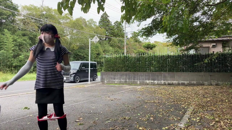 megu2002: 公園の散歩と駐車場で露出