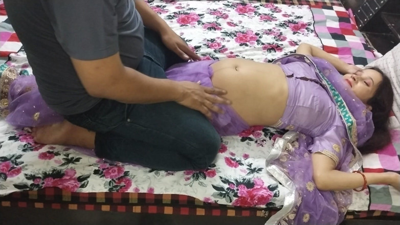 Indian Muslim Couple: Indian Wife’s Mesmerising Charm Her Husband Can’t Look Away