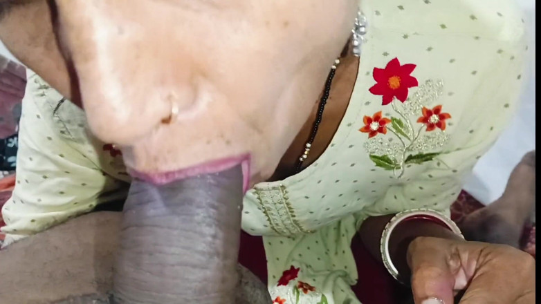 Rojjyny: Ibu Mertua Pertama Kali Dientot Habis-habisan Di Kamar'