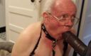 Erachi&#039;s Slut Shows: Le papa d’Erachi lui baise le cul et la bouche