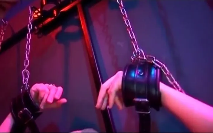 Porno kino: The Tied German Babe Gives All She Has in This...