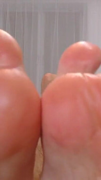 Hairy Muscular Hunk Doing Footjob with Oiled Feet
