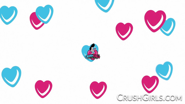 Crush Girls: Crush Girls - minyon çok ırklı güzellik Honey Gold sikiliyor