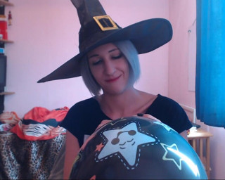 Cuteblonde666: Meniup balon