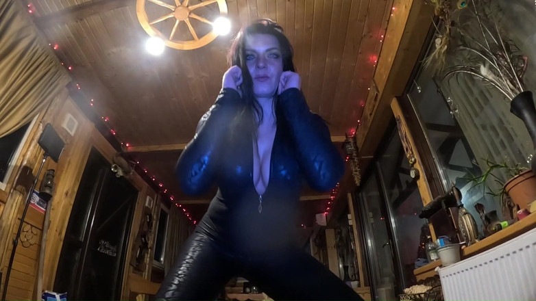 MilfyCalla: オーベイ・マイ・ティッツ - ヴァンパイア・グーニングJOI レザー&amp;スパークリング・クローズ