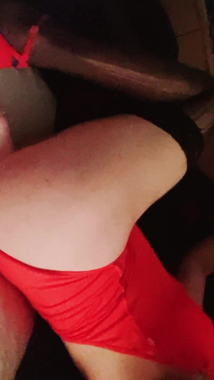 Baby_bear30: Trans cavalca un giocattolo da 8