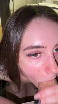 Zčervenalo, když se na mě díval, tak jsem ho na balkoně sál