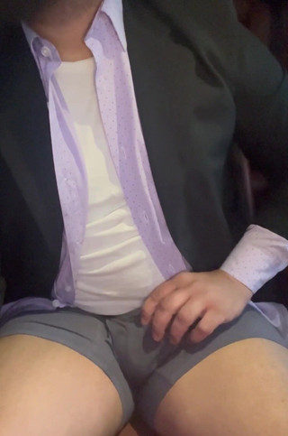 Lonely stroker: Buším do tebe v autě, dokud se do tebe hluboko...