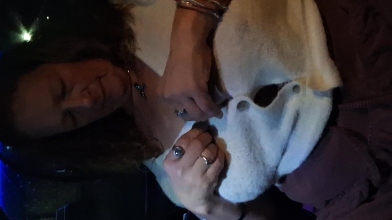 Dalish: Jugando Con Mi Coño Mojado En El Coche Mientras Novio...