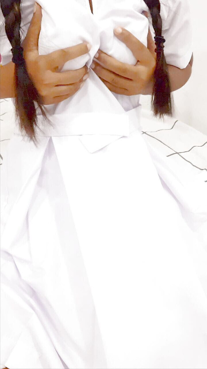 Tharumini_Official: Sri lanka College muschi-masturbation