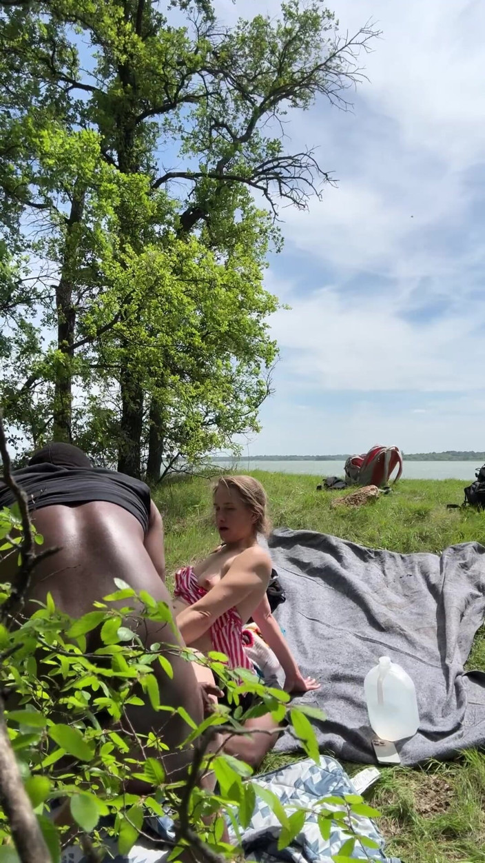 Jackrackemxxx: Za kulisami - MILF i 2 BBC podwójny piknik analny