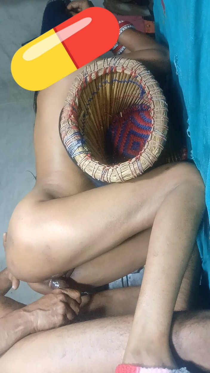 Mrandmrsvema22: Pemandu wisata ngentot memek sempit gadis india