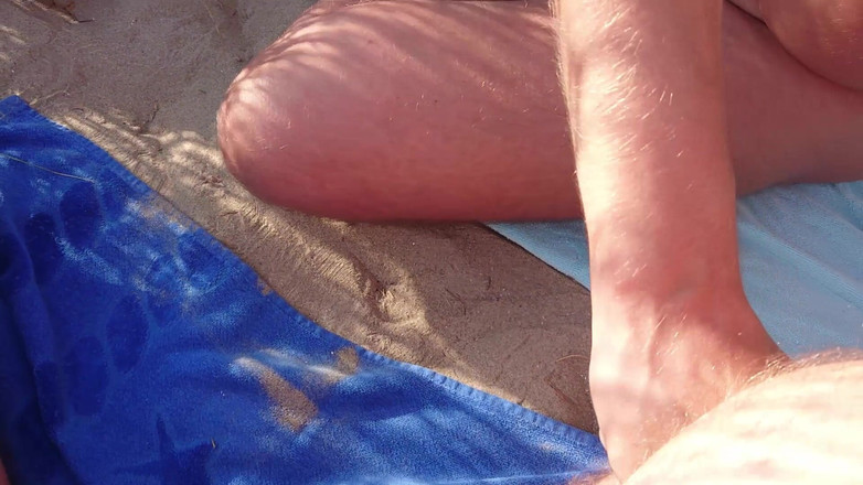 Double-Dutchies: Baise hollandaise à la plage
